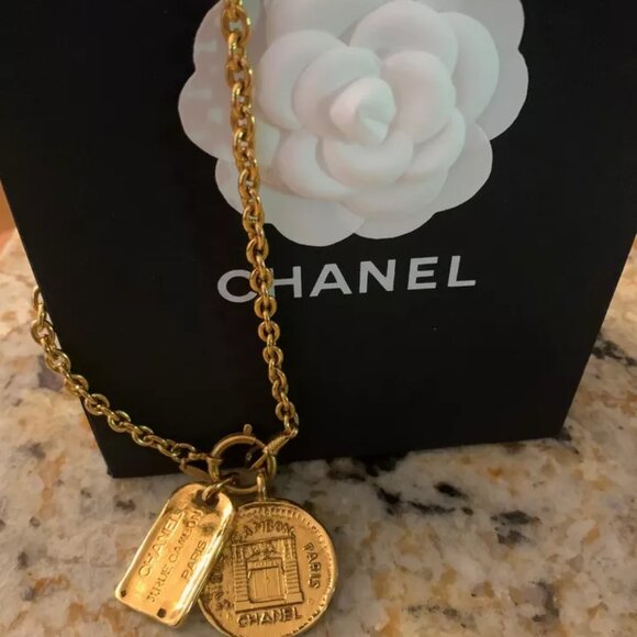 CHANEL 31 RUE CAMBON 1980’s double pendant chain, stack with other Chanel neckla - Picture 3 of 8